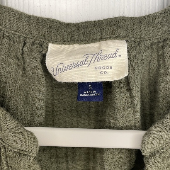 Universal Threads Olive Green Top Women’s Size S - Picture 2 of 5
